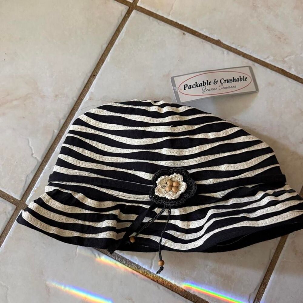 NWT Jeanne Simmons Packable and Crushable Black and white striped bucket hat